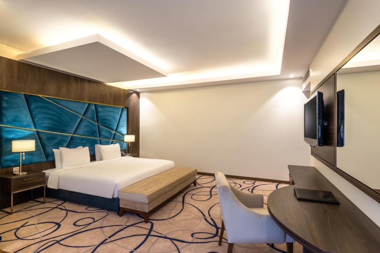Warwick Riyadh Al Wezarat 外观 照片