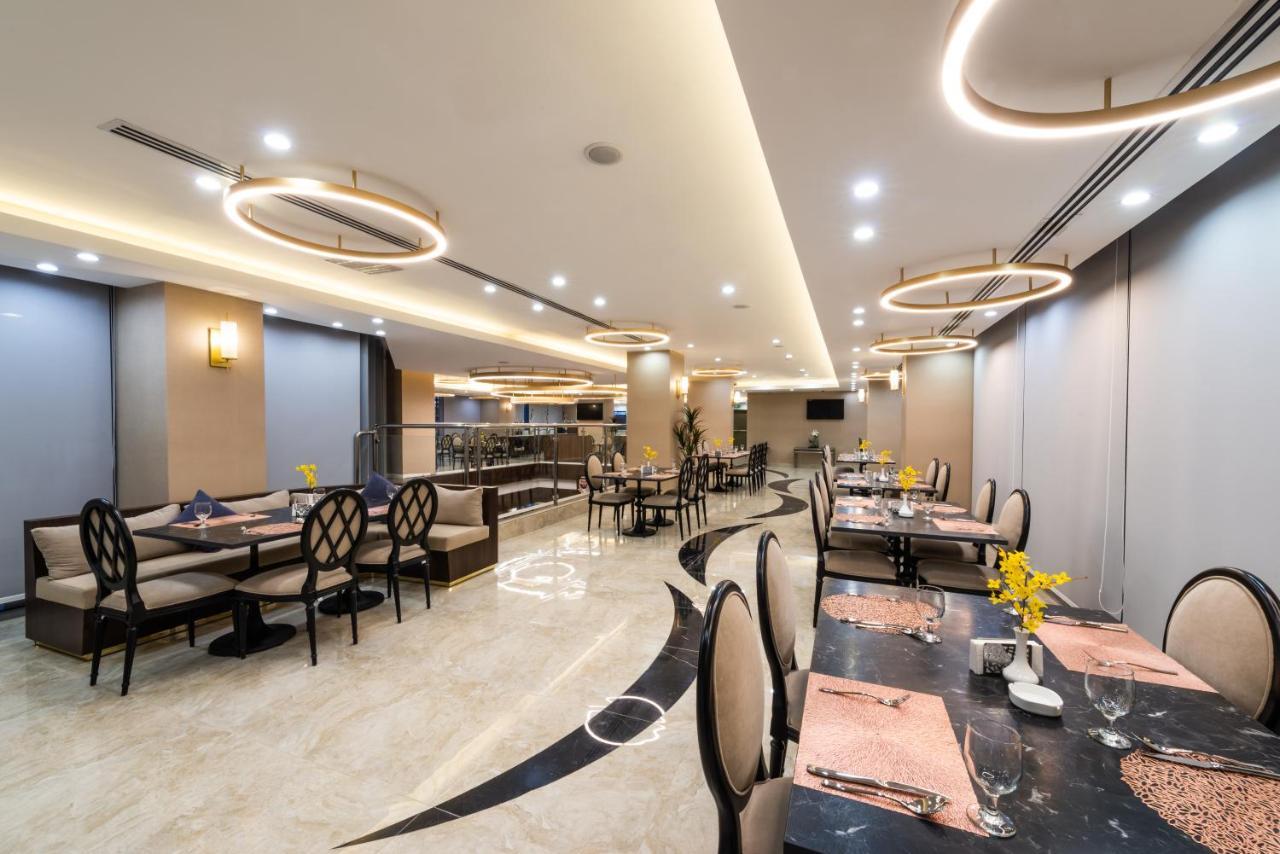 Warwick Riyadh Al Wezarat 外观 照片